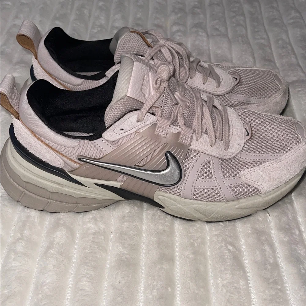 Nike V2K Run | Size 10